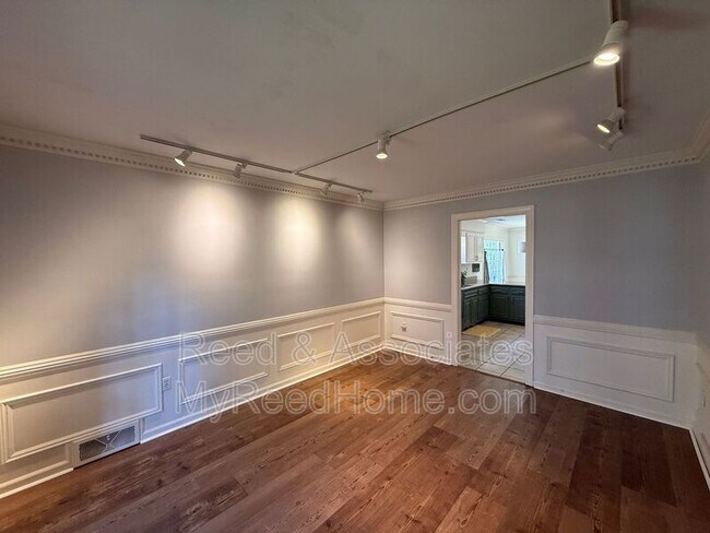 Building Photo - 2144 Gorham Pl