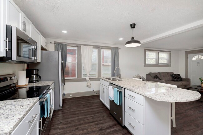 Building Photo - 2248 Nowland Ave