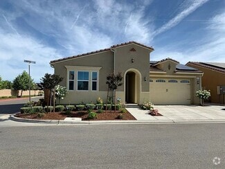 Building Photo - Modern and well appointment home in Clovis...