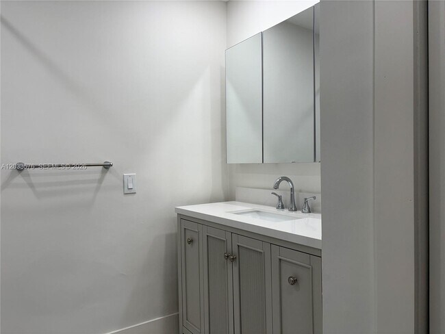 Building Photo - 1221 NW 44th St