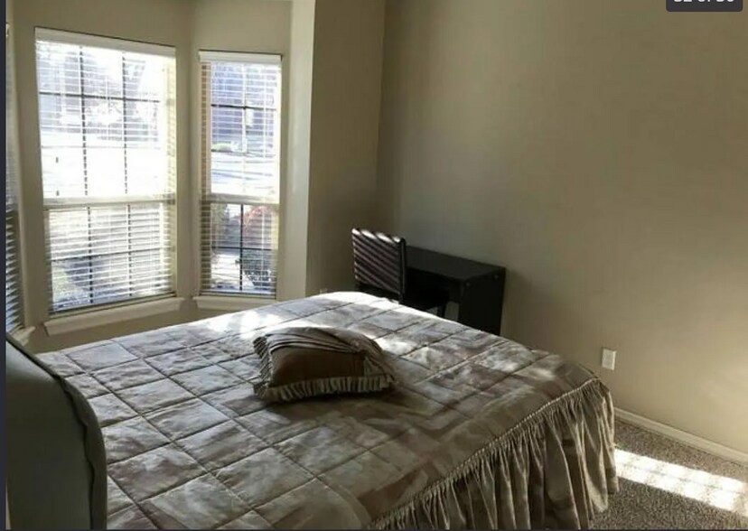 guest bedroom - 4413 Spyglass Dr