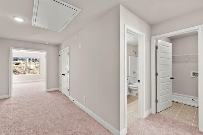 Building Photo - 360 Cherryhill Ln