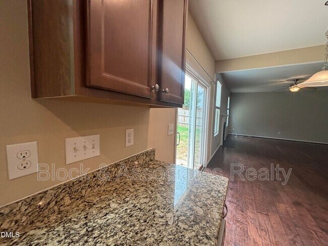Building Photo - 4 White Spruce Ct