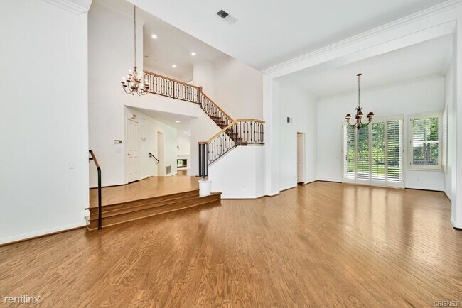 Building Photo - 4 br, 3.5 bath House - 3439 Consuelo Dr