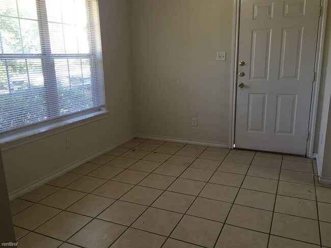Building Photo - 3705 Oldenburg Ln