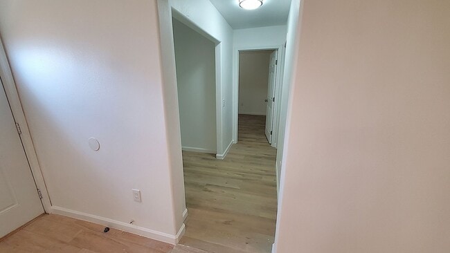 Building Photo - Just remodeled 2 bedrooms and 2 full bathrooms apartment.