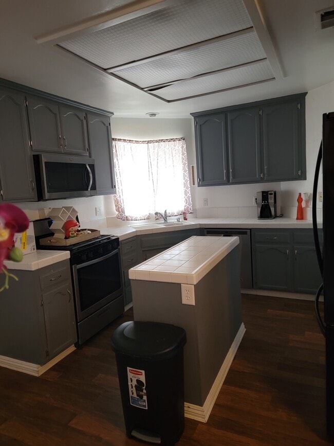 Building Photo - 5412 Summer Villa Dr