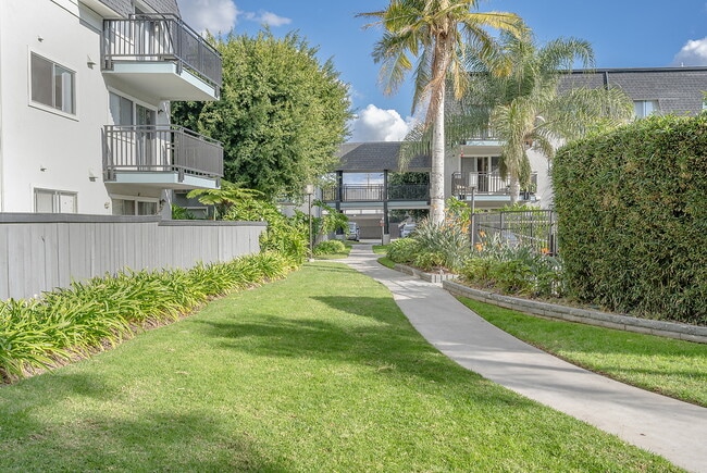 Building Photo - Fairhaven