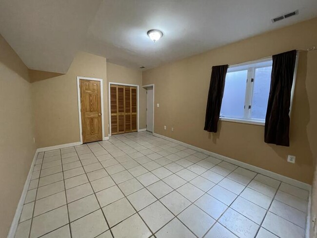 Building Photo - 1424 11th St NW