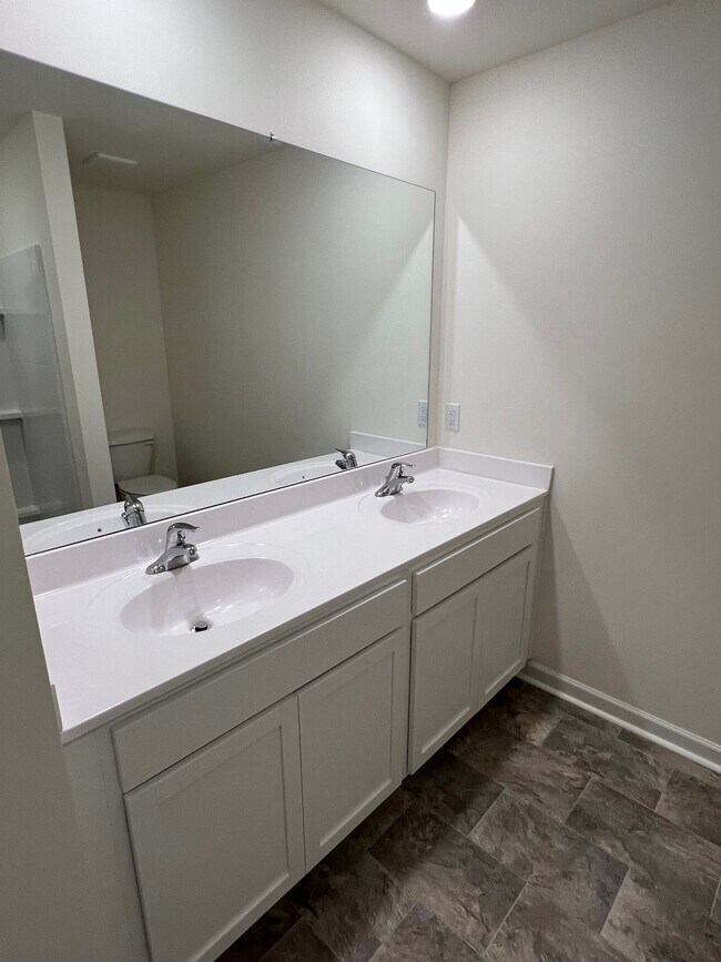 Building Photo - 336 Arrowhead Dr