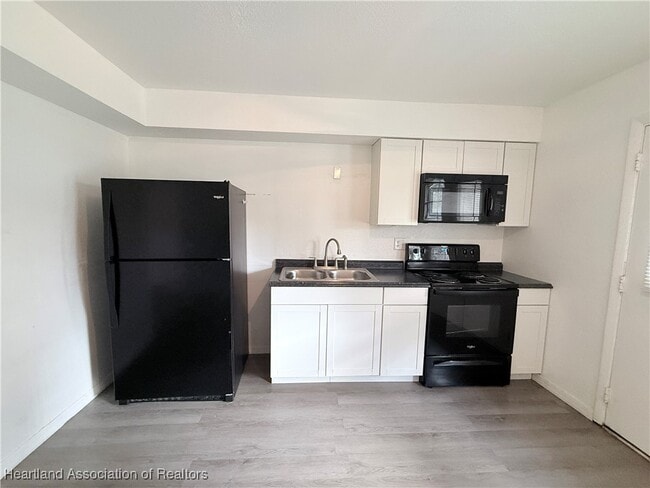 Building Photo - 620 Lake Groves Rd NW