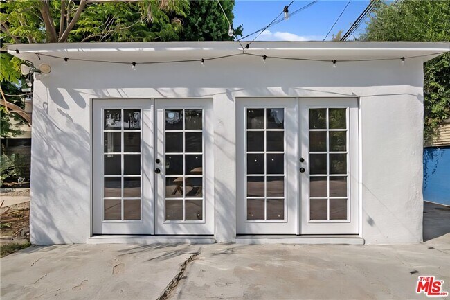 Building Photo - 3780 Beethoven St