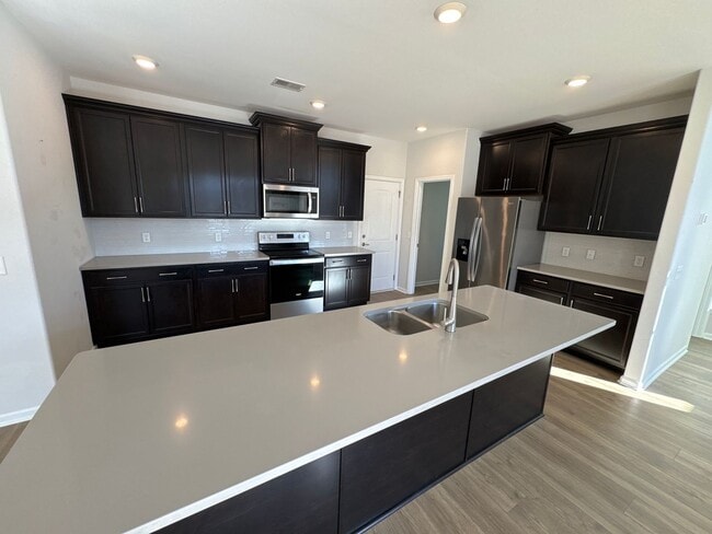 Building Photo - 3 Bed 2.5 Bath Home - Pooler GA