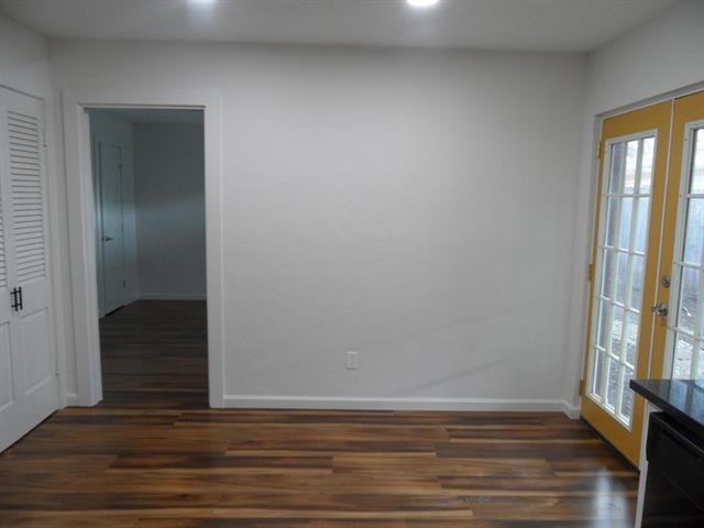 Building Photo - 7033 Kingsbury Dr