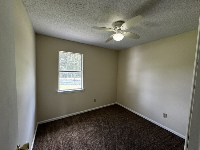 Building Photo - Townhouse for Rent