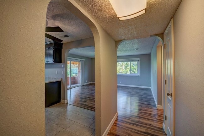 Primary Photo - Riverview Condominiums