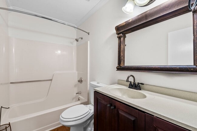 Building Photo - Gorgeous 3 Bedroom Ranch in North Raleigh, updated, pet friendly, fenced-in yard!