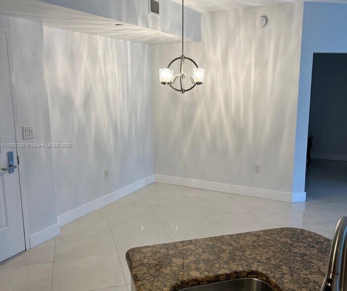 Building Photo - 510 NW 84th Ave