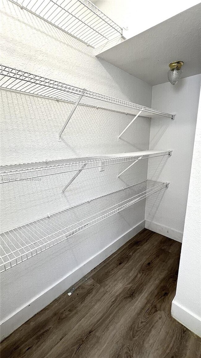 Building Photo - 7392 NW 112th Ct