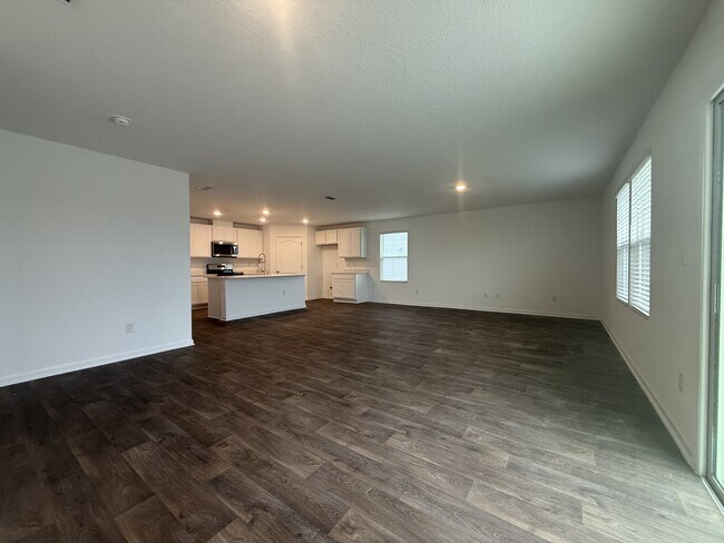 Building Photo - 350 Ardila Cir