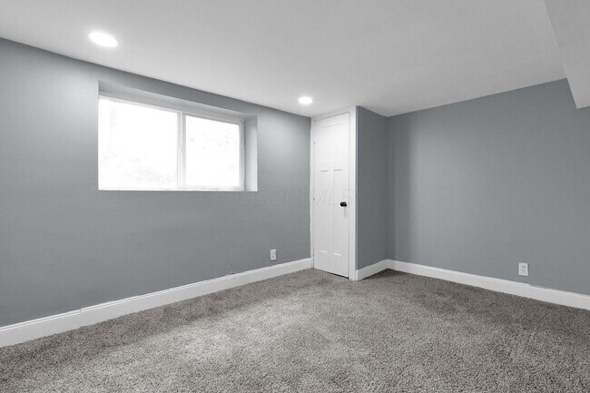 Building Photo - 2433 Nedra St