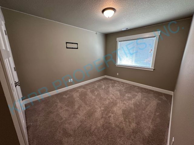 Building Photo - 1775 NE Currin Creek Dr