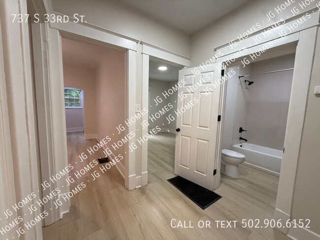 Building Photo - 737 S 33rd St