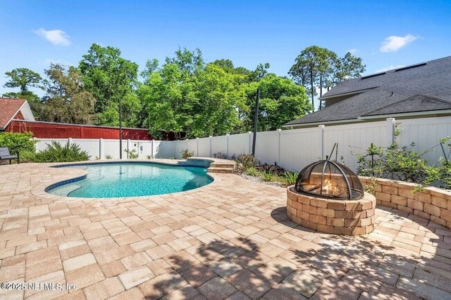 Building Photo - 11725 Paddock Gates Dr