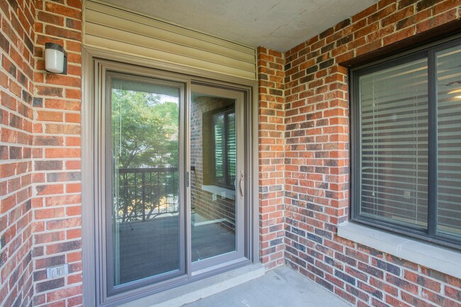 Building Photo - Lovely 2 BR/2 BA Condo in Germantown!