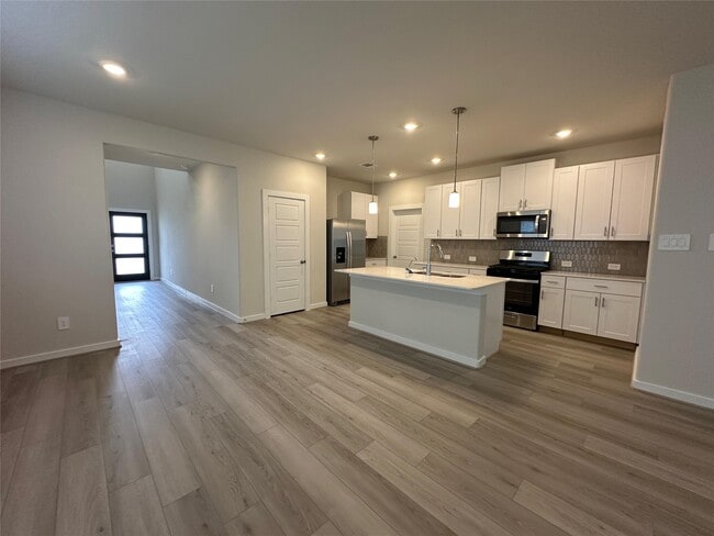 Building Photo - 1908 Velvet Oak Ln