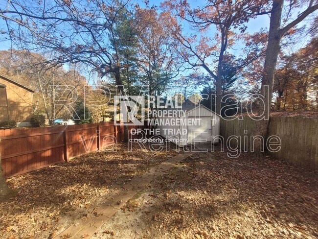 Building Photo - 1349 Brookwood Dr