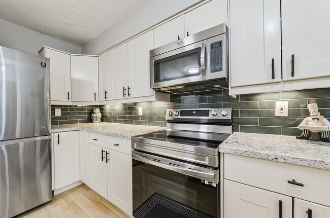 Building Photo - 14111 Misty Meadow Ln