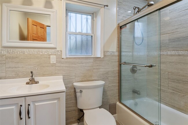 Building Photo - 4392 Carpenter Ave
