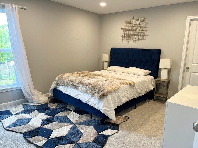 Building Photo - 176 Harness Way