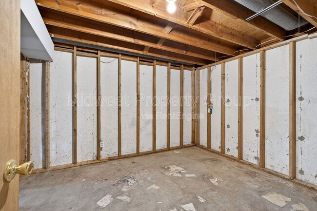 Building Photo - 1165 Lees Ln