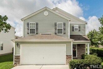 Building Photo - Awesome 3br 2.5ba in Durham. Fenced Yard!  Avail June 5, 2026!