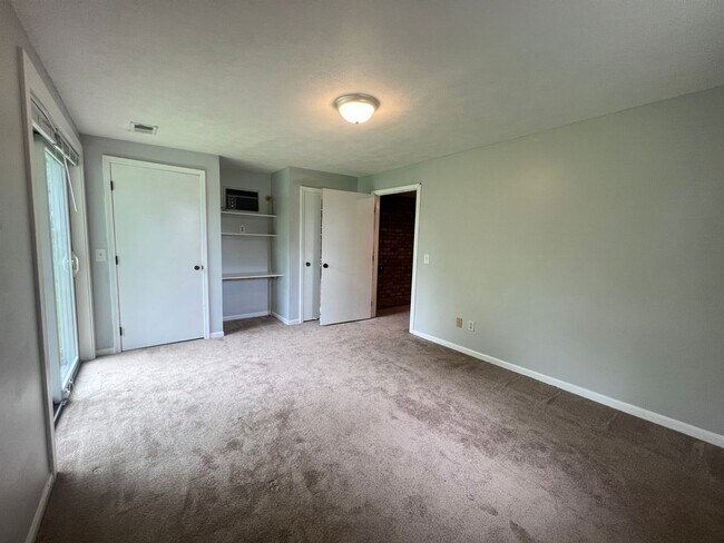 Building Photo - 3003 Winesap Dr NE