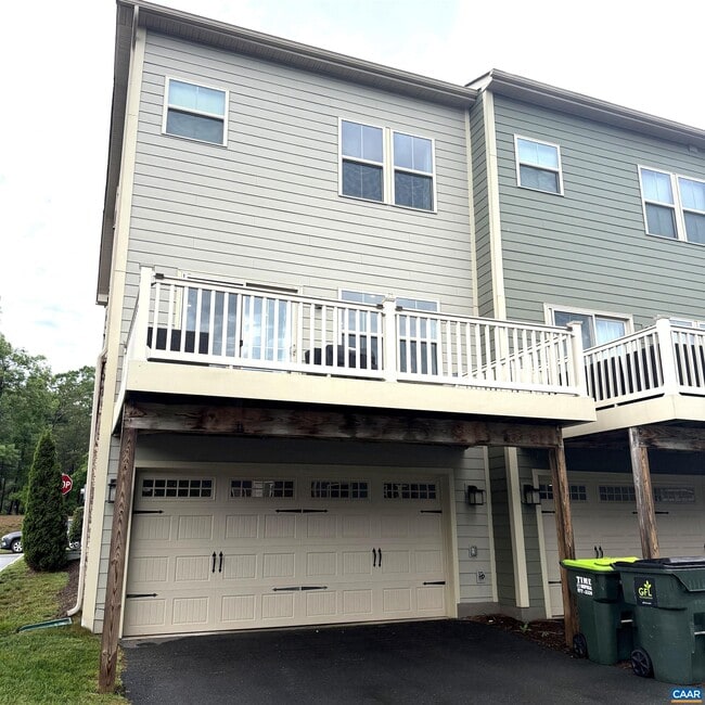 Building Photo - 3520 Steamer Dr