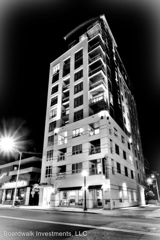 Building Photo - 313 N Frances St