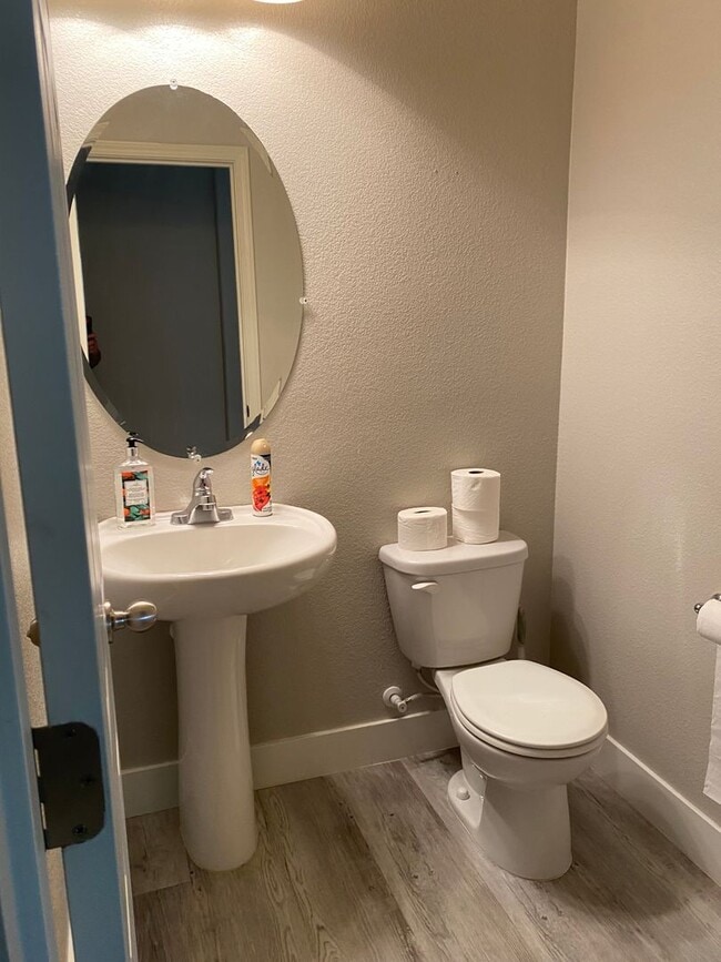 Building Photo - Beautiful Los Banos Rental