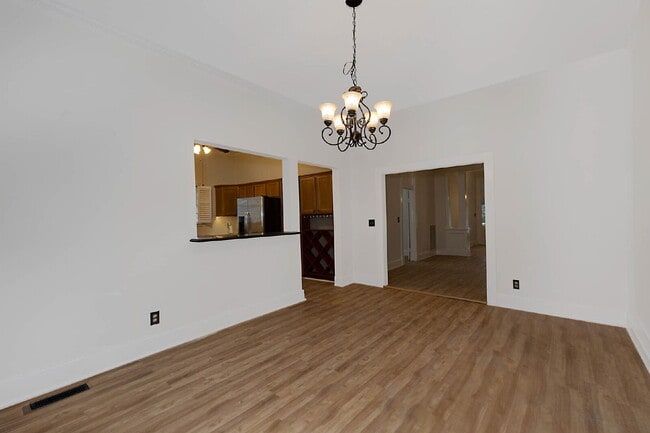 Building Photo - Stunning Renovated 4-Bedroom Home in Lakebottom with Screened Porch & Prime Location Near Fort Mo...