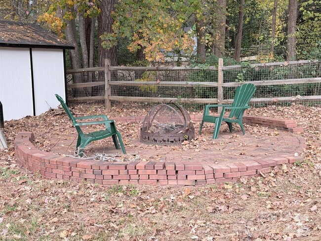 Building Photo - 2825 Edwin Jones Dr