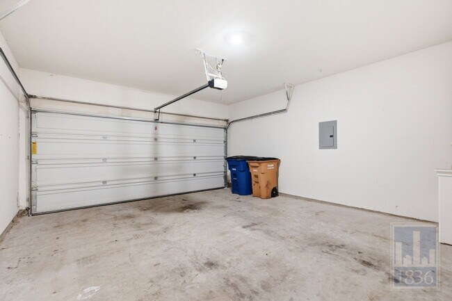 Building Photo - 15213 Spruce Frost Cv