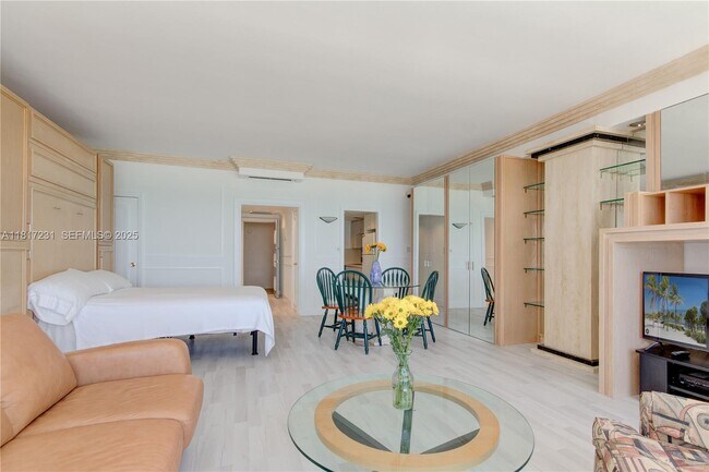 Building Photo - 4925 Collins Ave