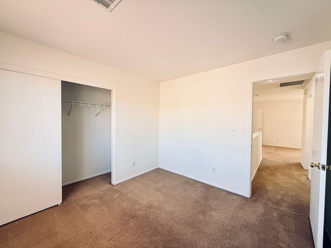 Building Photo - Available Now-Lovely Two Story Home!  Make it yours!