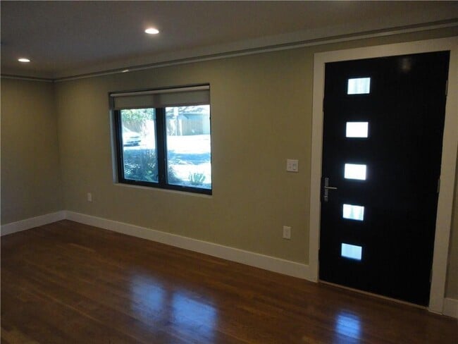 Building Photo - 3311 Speedway