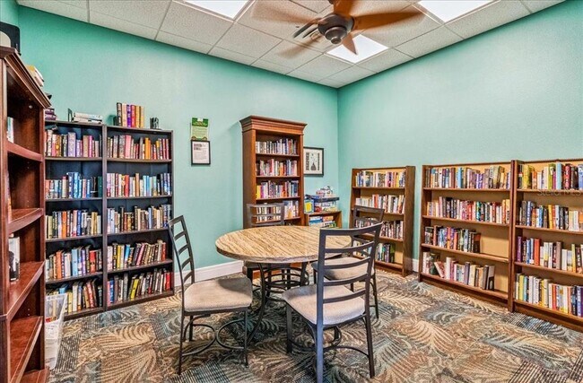 Building Photo - 101 Pompano Dr SE