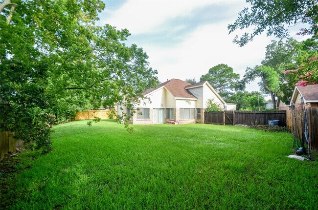 Building Photo - 15111 New Hastings Dr
