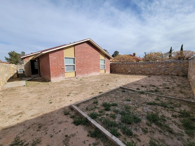 Building Photo - 3605 Tierra Zafiro Dr