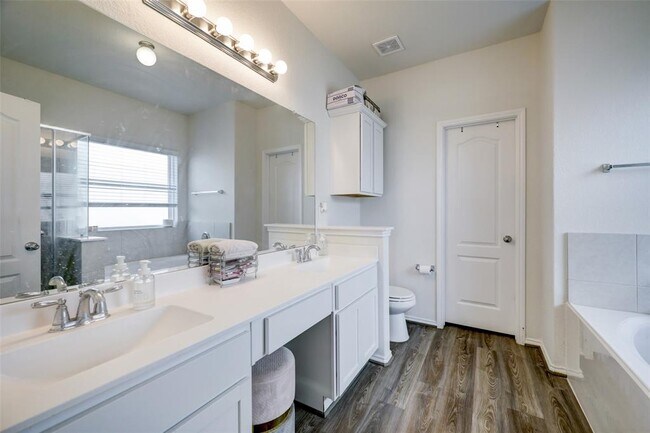 Building Photo - 10039 Cottontail Ct